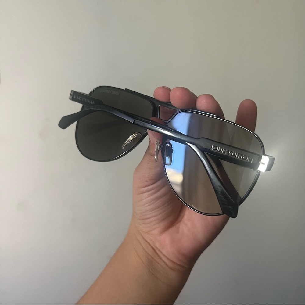Louis Vuitton Aviator sunglasses - Picture 7 of 9